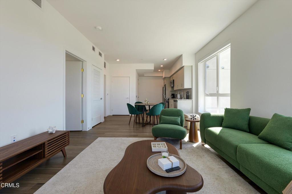 18900 Parthenia Street, Unit 101 Northridge, CA 91324 - Photo 6 of 38 38-18900 Parthenia St-38