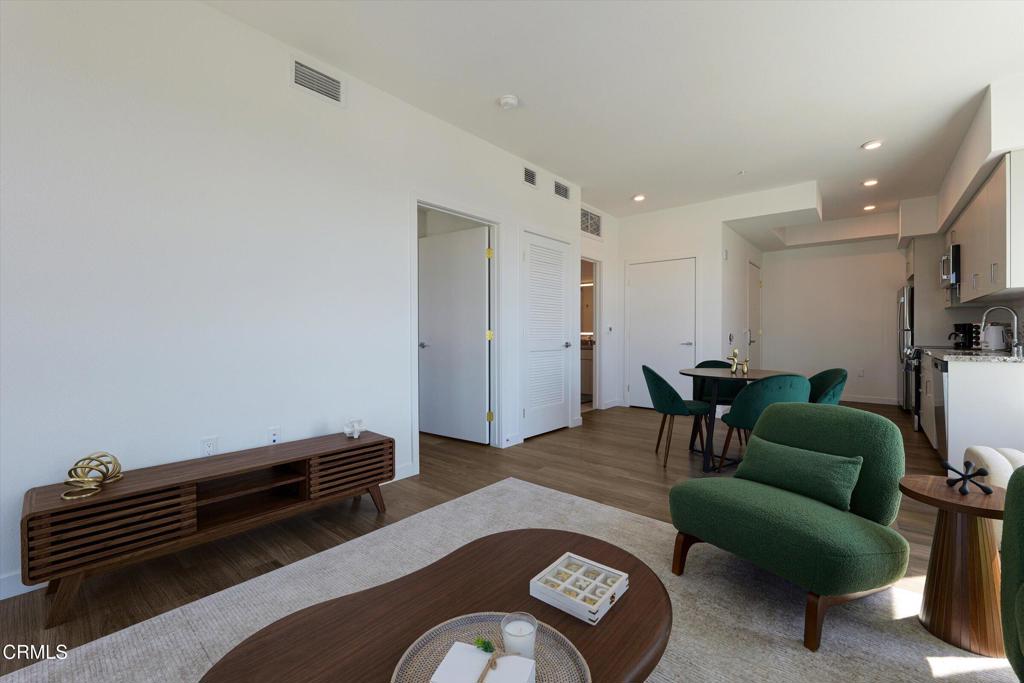 18900 Parthenia Street, Unit 101 Northridge, CA 91324 - Photo 7 of 38 39-18900 Parthenia St-39