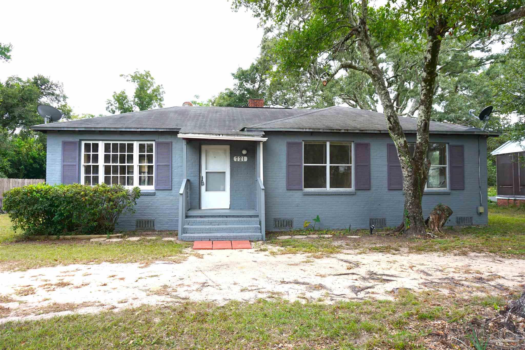 721 West Hernandez St  