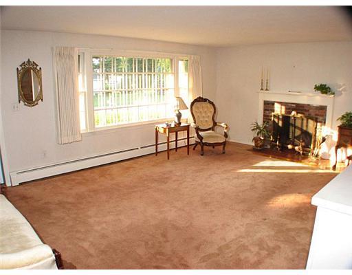3 Stevens Road North Hampton, NH 03862 - Photo 3 of 16 Living Room.