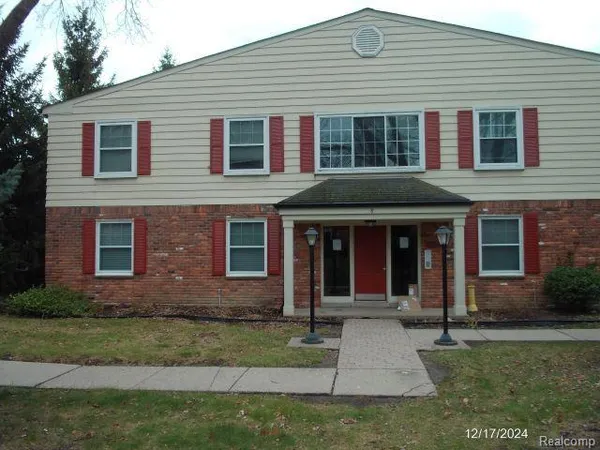 $1,500 | 761 West Maple Road, Unit 54, Clawson, MI 48017