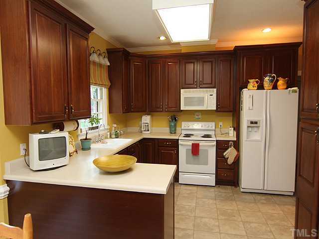 11308 Windwitty Court Raleigh, NC 27614 - Photo 8 of 25 Kitchen