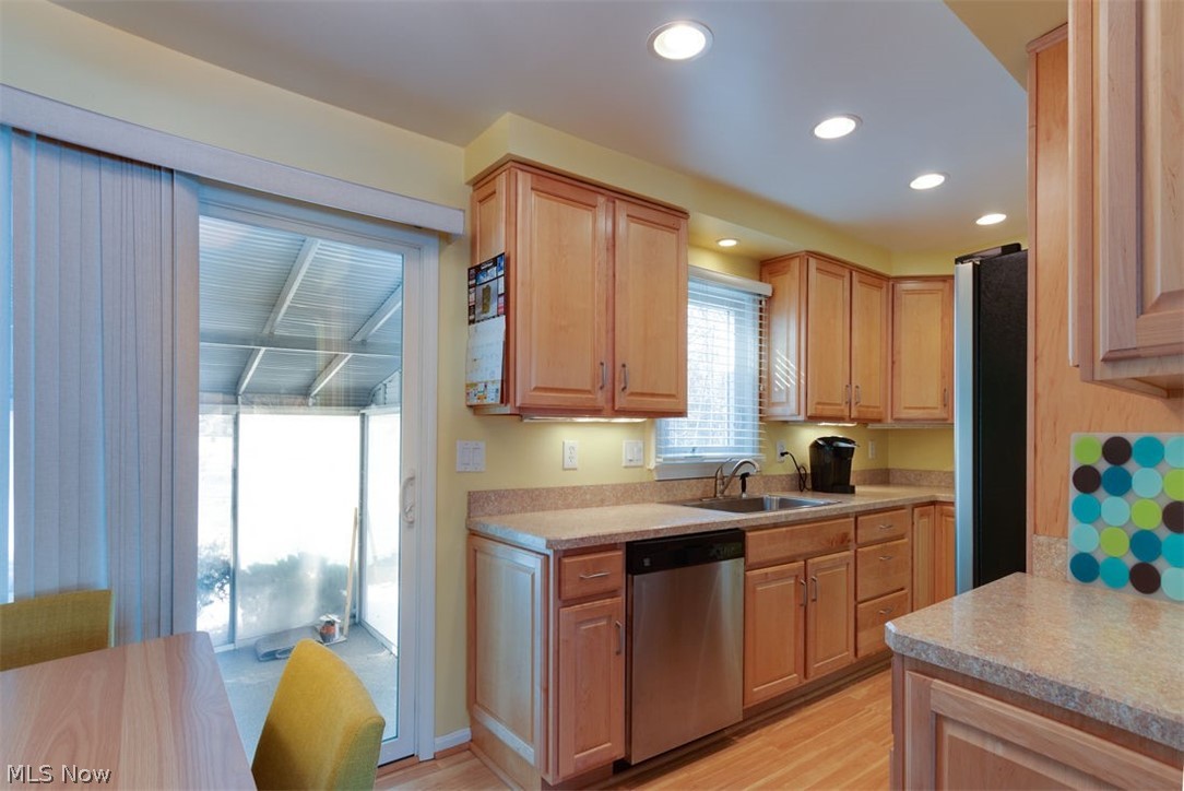 1692 Overbrook Road Lyndhurst, OH 44124 - Photo 5 of 20