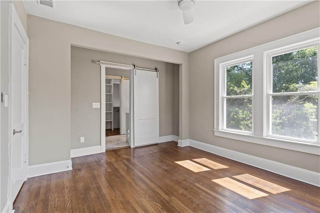 672 Cascade Avenue Southwest Atlanta, GA 30310 - Photo 11 of 28