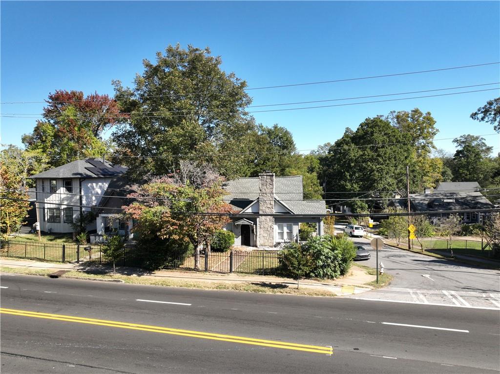 672 Cascade Avenue Southwest Atlanta, GA 30310 - Photo 2 of 28