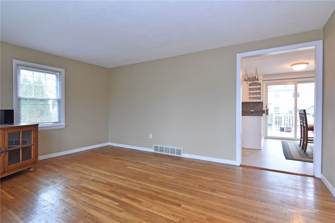 37 Marblehead Street Warwick, RI 02889 - Photo 11 of 27 Gallery Image 11