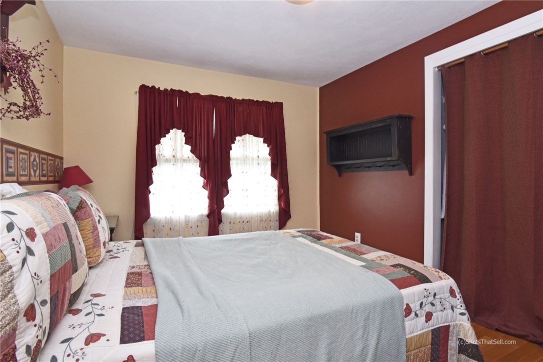 37 Marblehead Street Warwick, RI 02889 - Photo 13 of 27 Gallery Image 13