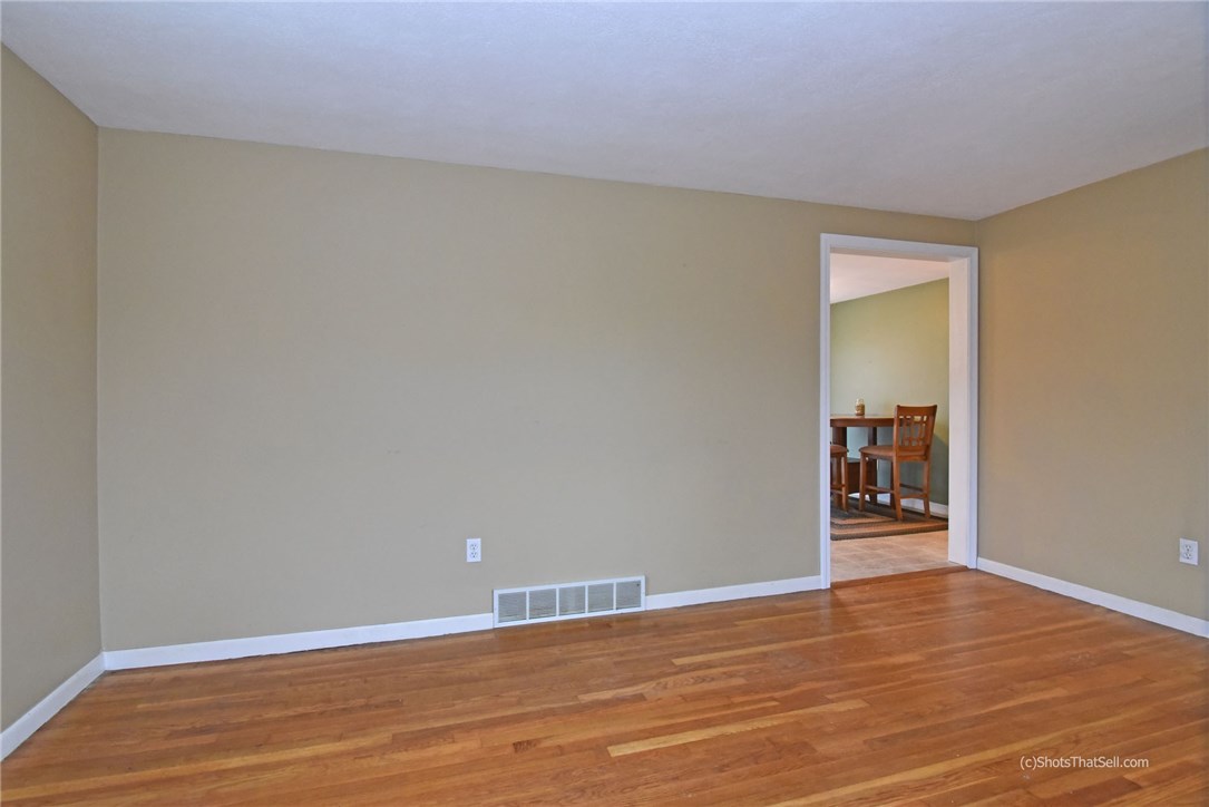 37 Marblehead Street Warwick, RI 02889 - Photo 10 of 27 Gallery Image 10