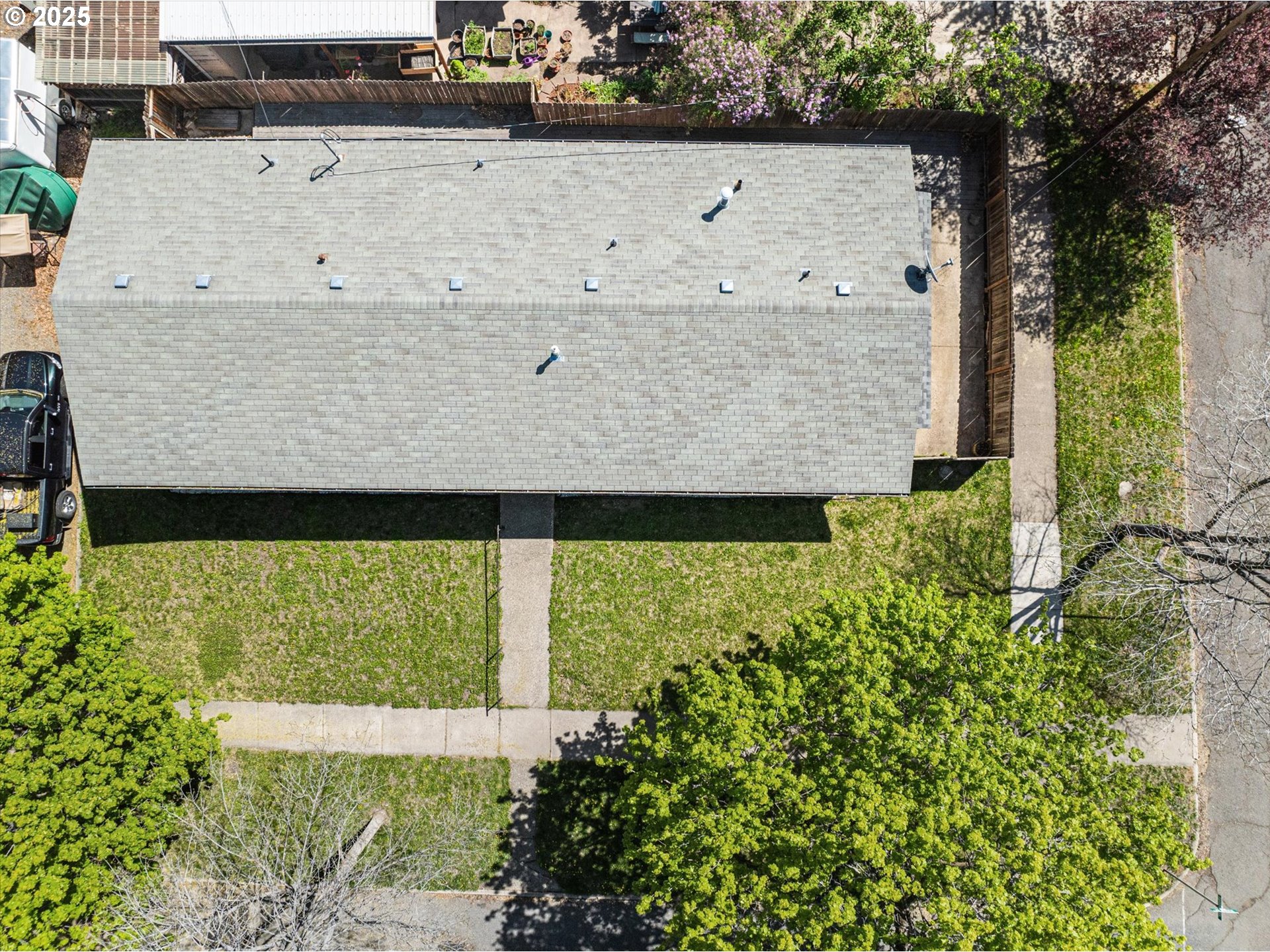 1701 Walnut Street La Grande, OR 97850 - Photo 21 of 22 an aerial view of a house with a yard