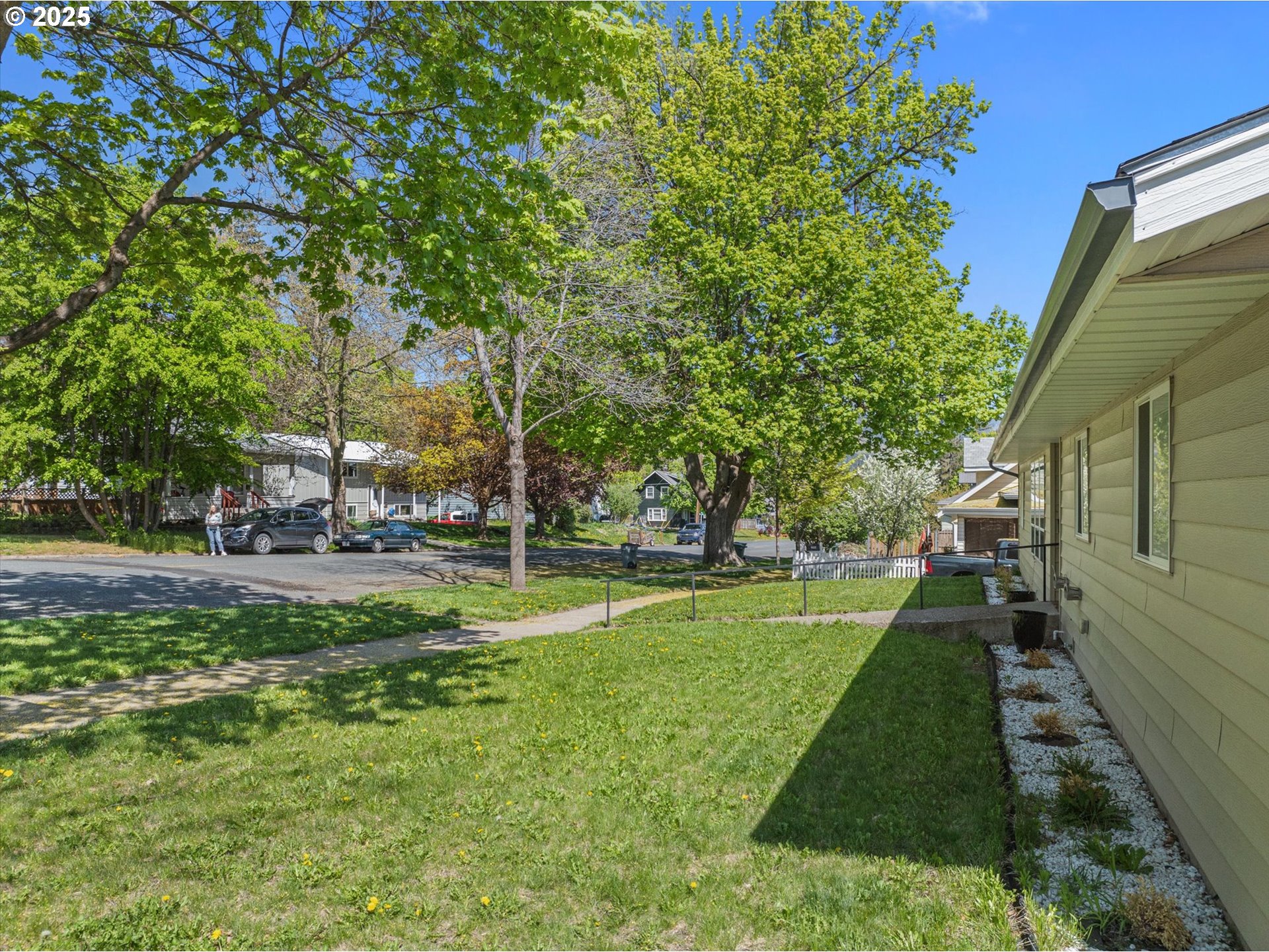 1701 Walnut Street La Grande, OR 97850 - Photo 22 of 22 a view of a park with large trees