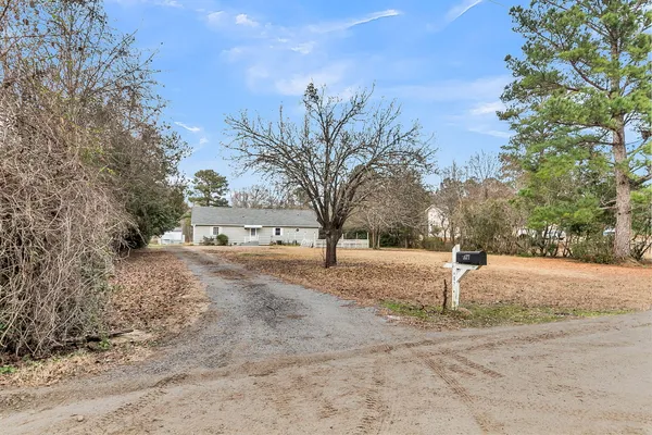 $260,000 | 1677 Clearview Drive, Manning, SC 29102