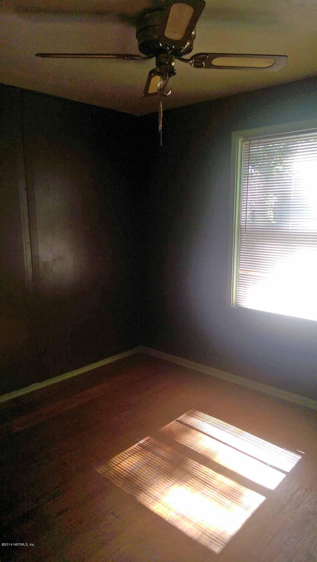 1795 Lilly Road East Jacksonville, FL 32207 - Photo 11 of 12 a view of a small space