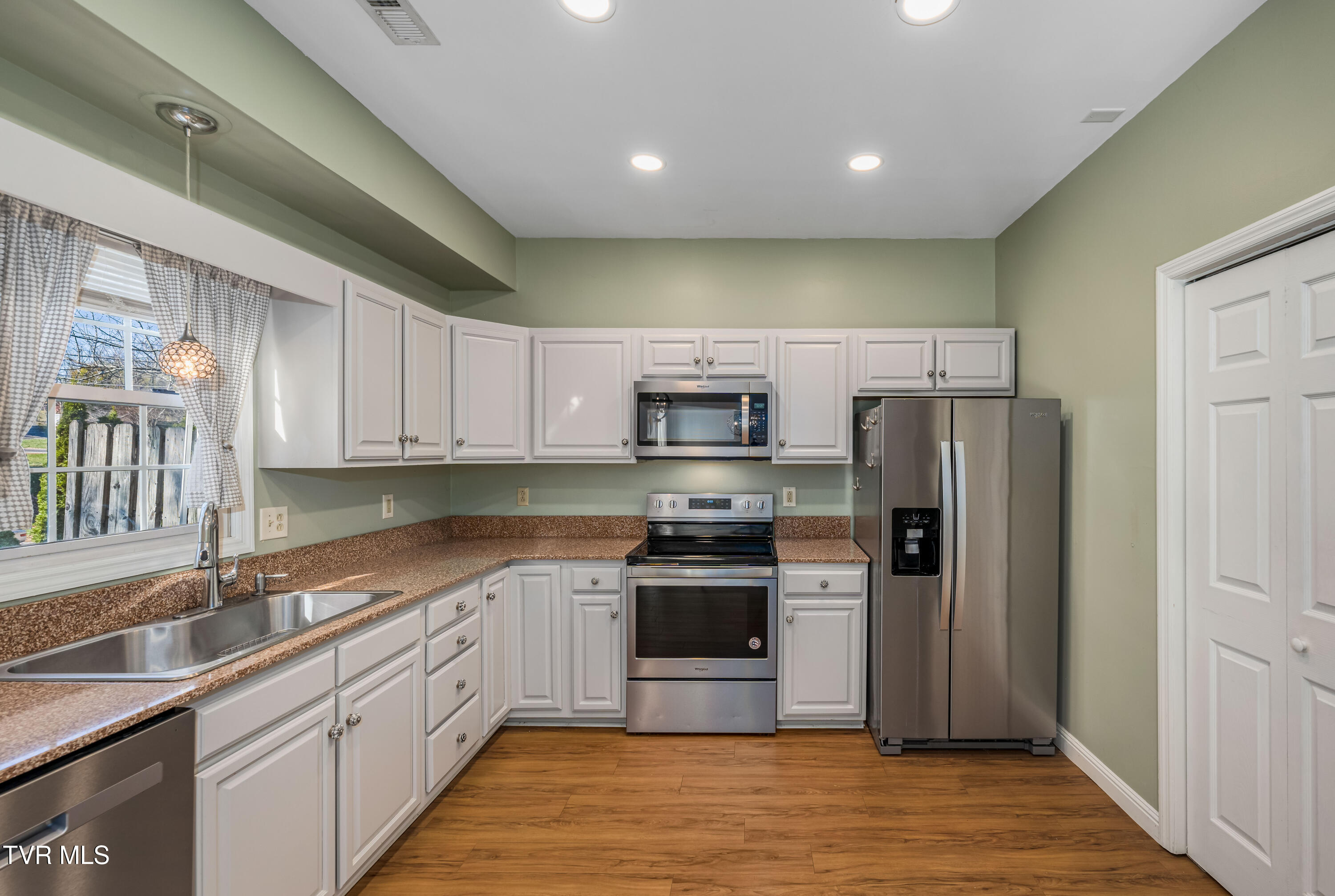 3 Cherokee Ridge Court, Unit 3 Johnson City, TN 37604 - Photo 14 of 36 3 Cherokee Ridge Court (21 of 38)