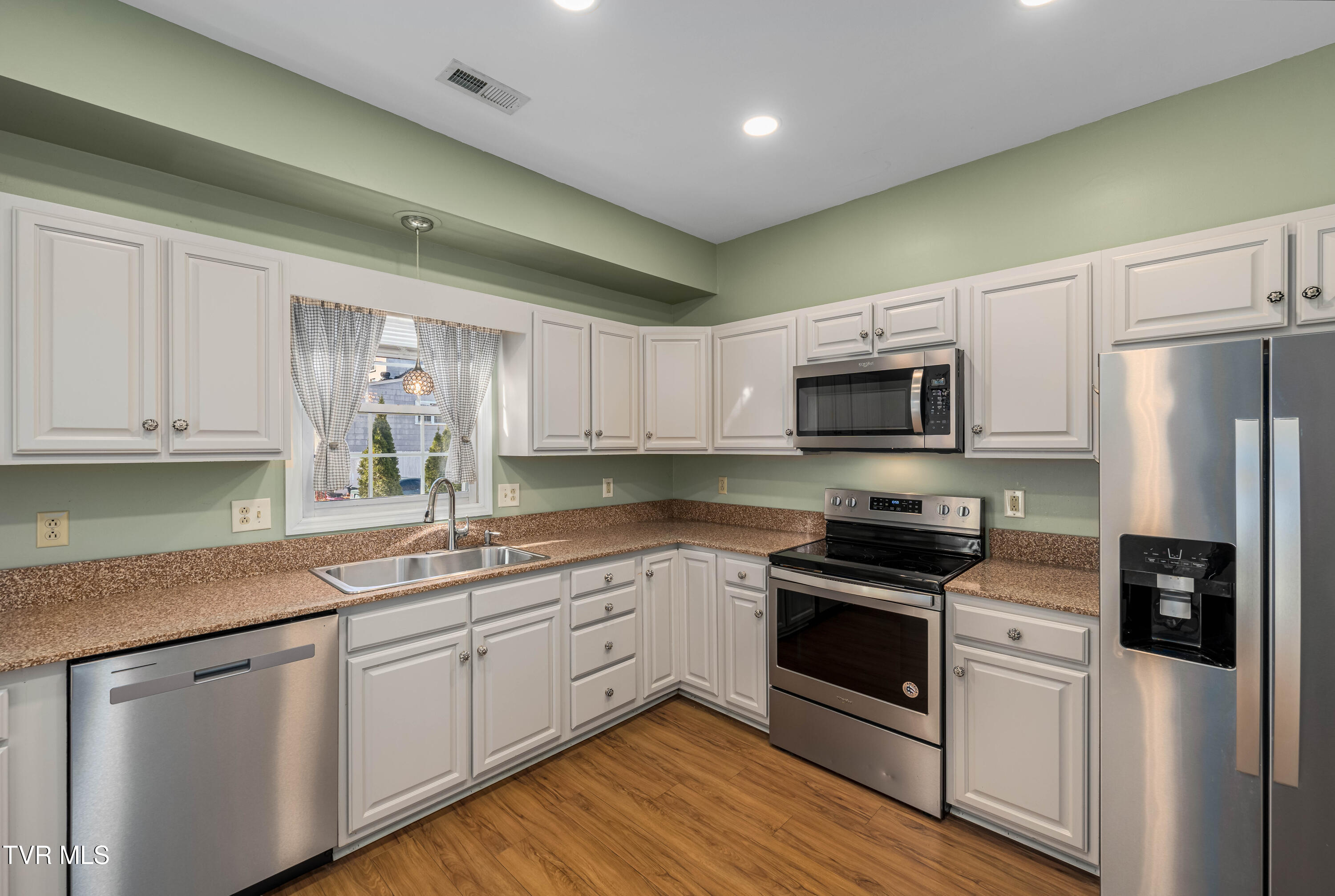 3 Cherokee Ridge Court, Unit 3 Johnson City, TN 37604 - Photo 15 of 36 3 Cherokee Ridge Court (22 of 38)