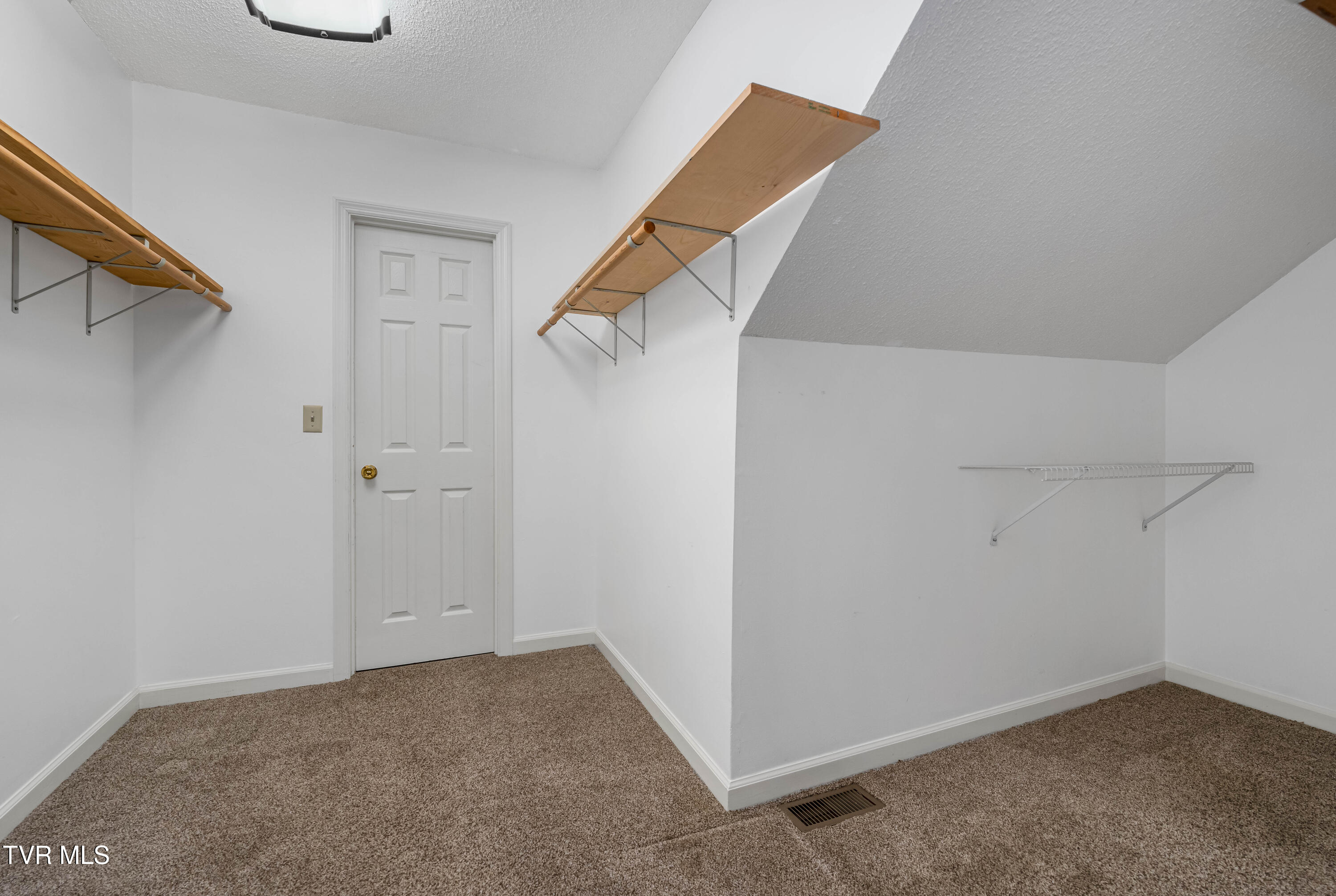 3 Cherokee Ridge Court, Unit 3 Johnson City, TN 37604 - Photo 25 of 36 3 Cherokee Ridge Court (33 of 38)