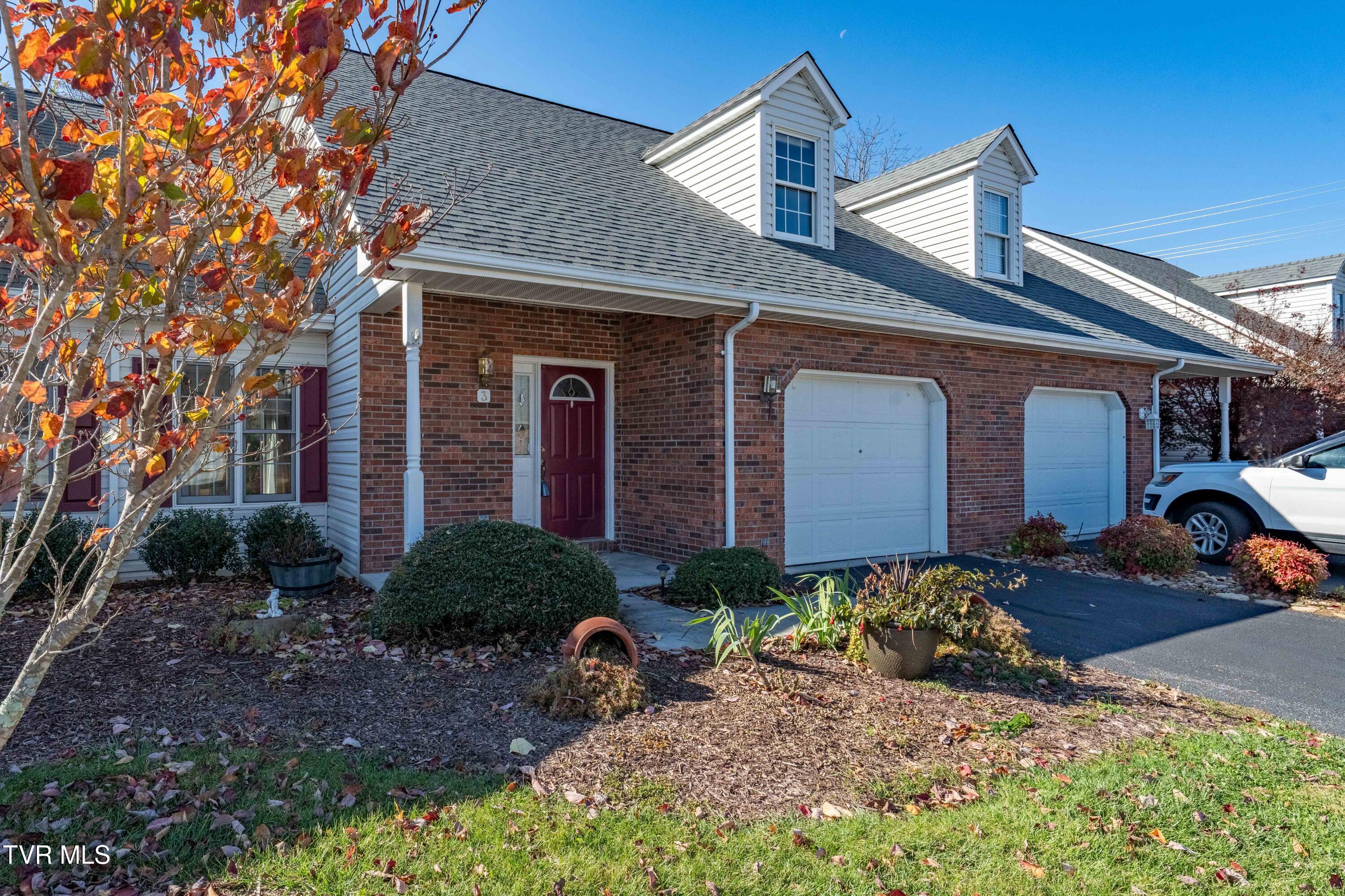 3 Cherokee Ridge Court, Unit 3 Johnson City, TN 37604 - Photo 3 of 36 3 Cherokee Ridge Court (3 of 38)
