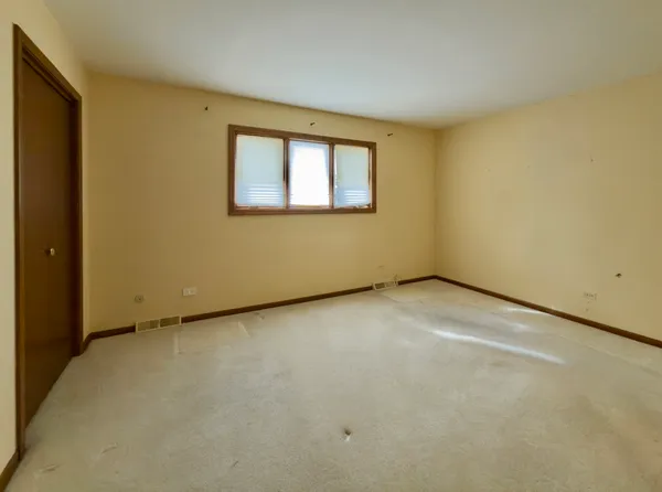 $500,000 | 7700 Apple Tree Lane, Willowbrook, IL 60527