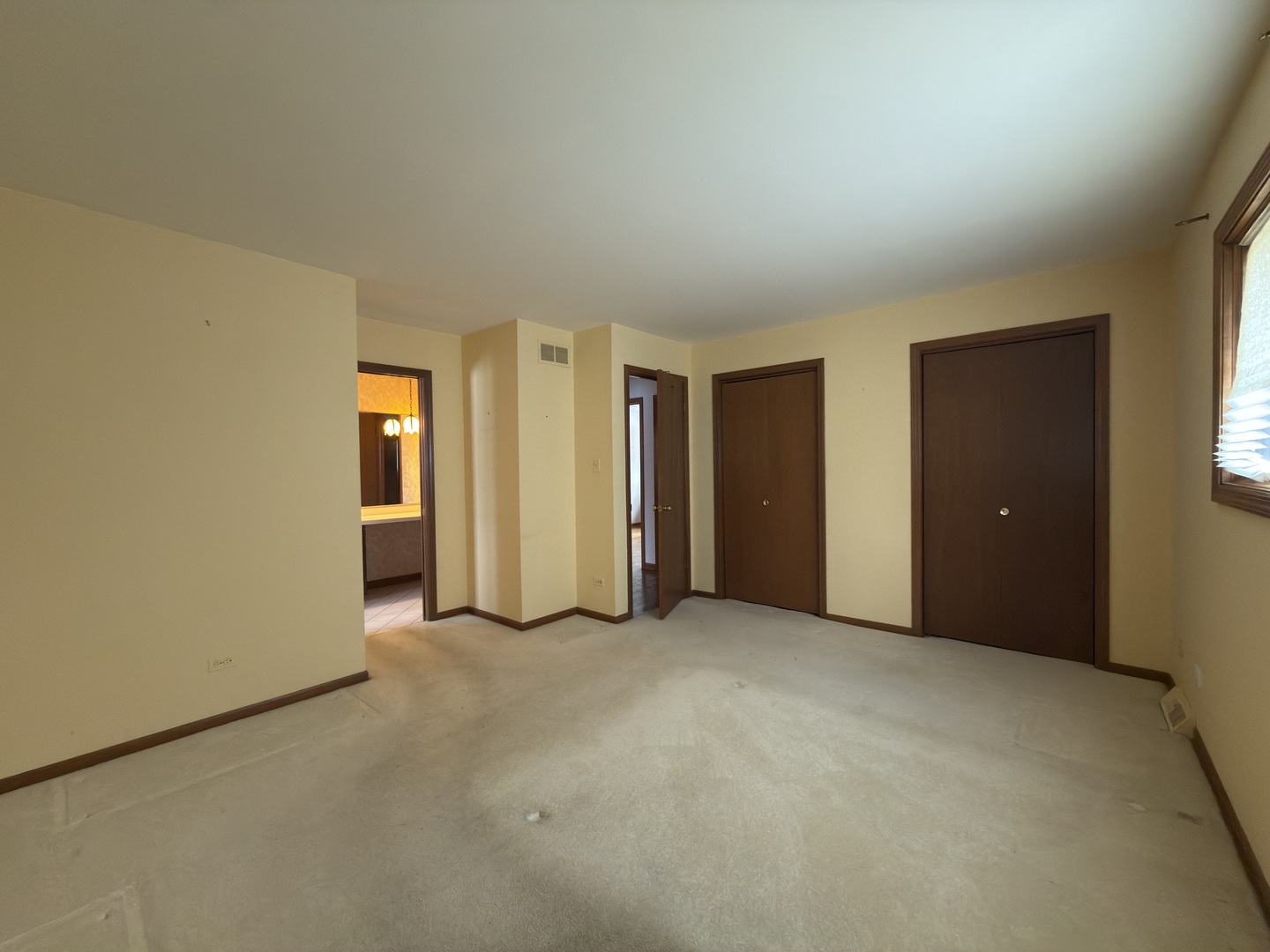 7700 Apple Tree Lane Willowbrook, IL 60527 - Photo 14 of 22