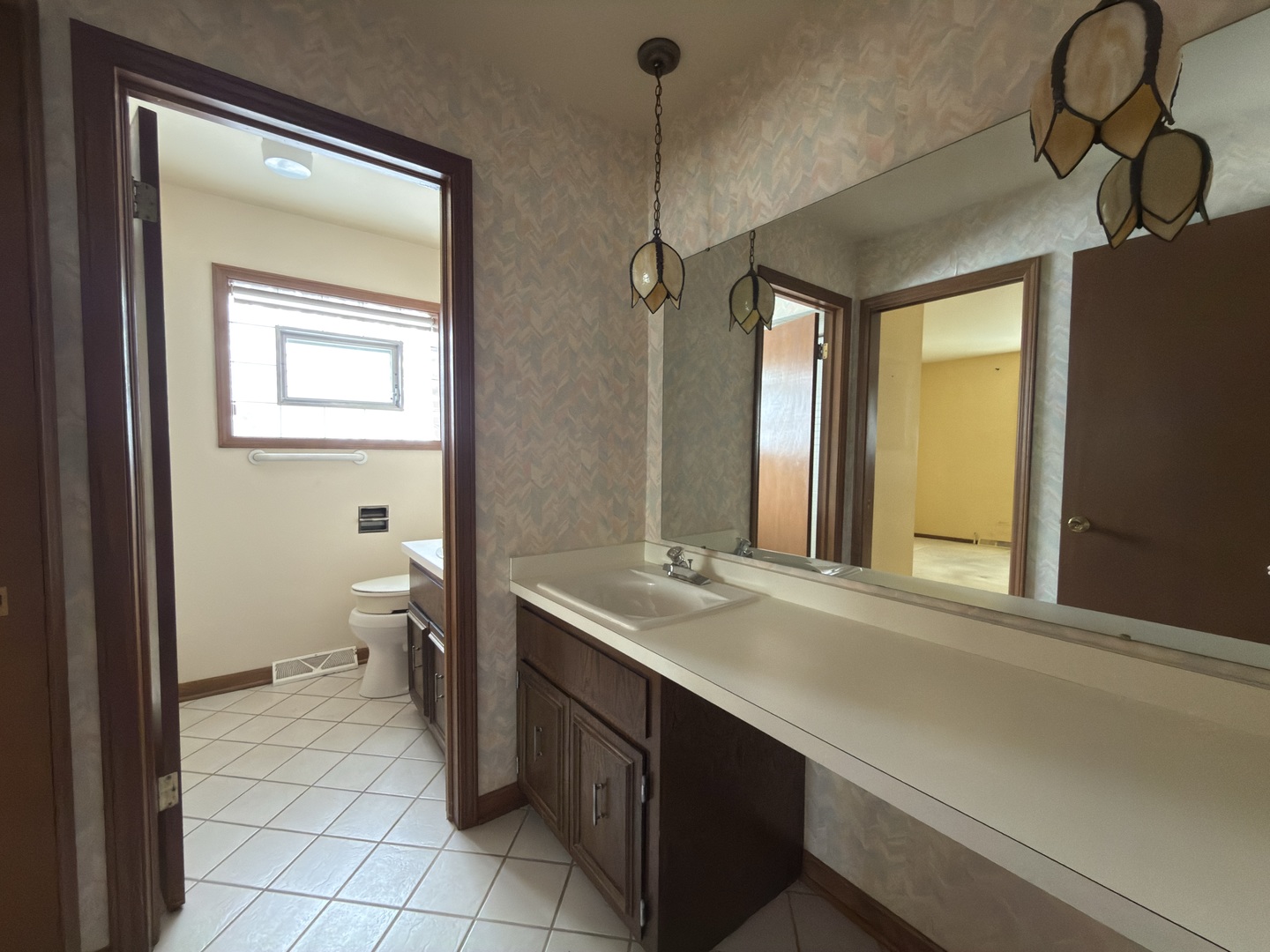 7700 Apple Tree Lane Willowbrook, IL 60527 - Photo 15 of 22