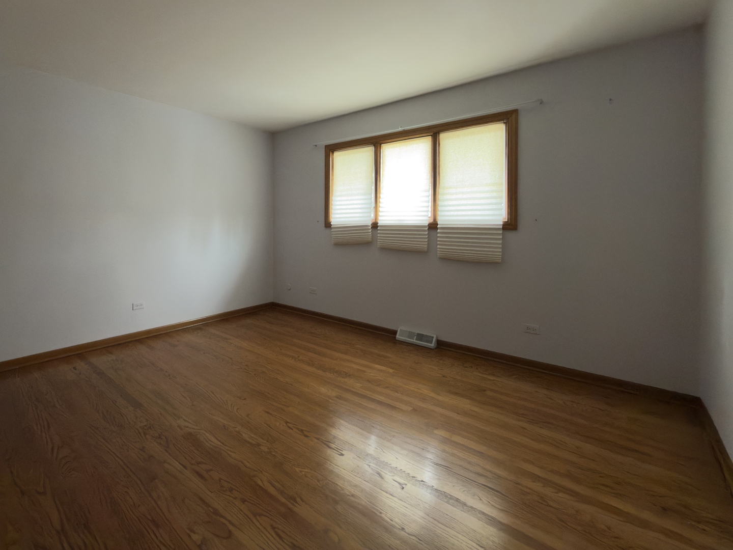 7700 Apple Tree Lane Willowbrook, IL 60527 - Photo 18 of 22