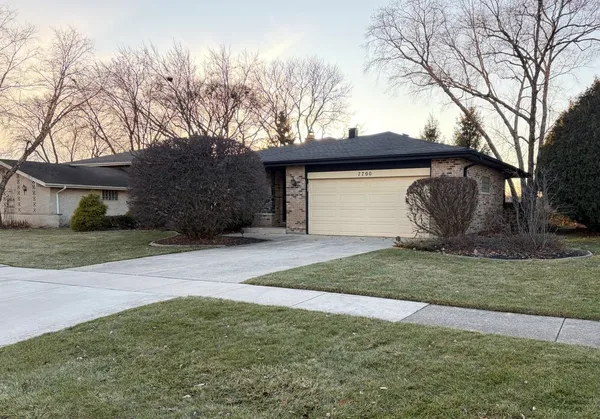 $500,000 | 7700 Apple Tree Lane, Willowbrook, IL 60527