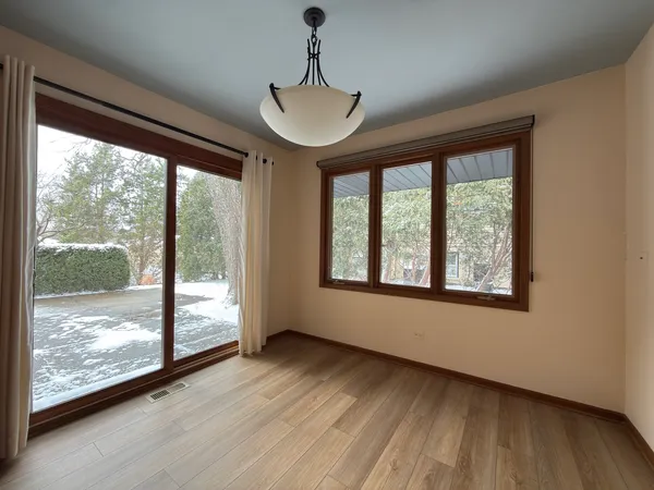 $500,000 | 7700 Apple Tree Lane, Willowbrook, IL 60527