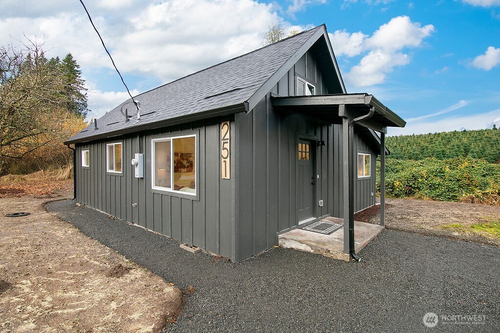251 Swofford Road Mossyrock, WA 98564 - Photo 31 of 38 a front view of a house