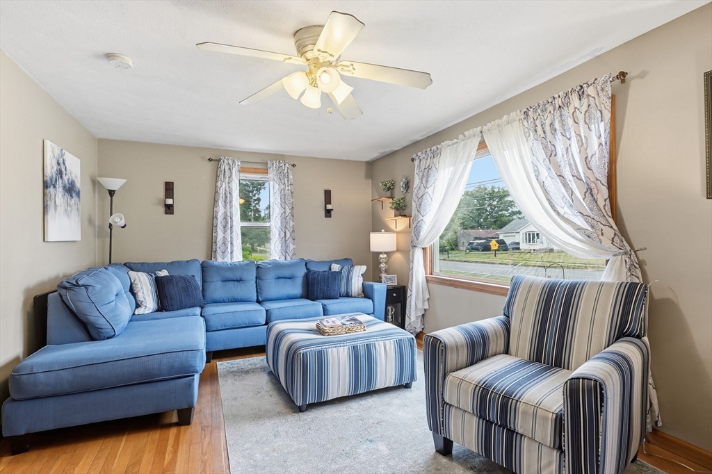 618 Morgan Road West Springfield, MA 01089 - Photo 5 of 38