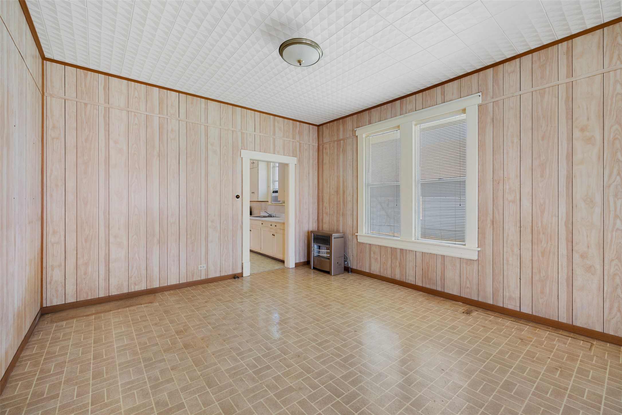 303 Vernon Street Taylor, TX 76574 - Photo 15 of 37