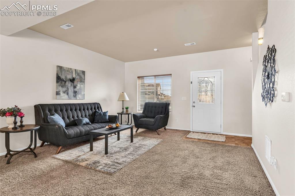 917 Silverqueen Road Pueblo, CO 81008 - Photo 2 of 33