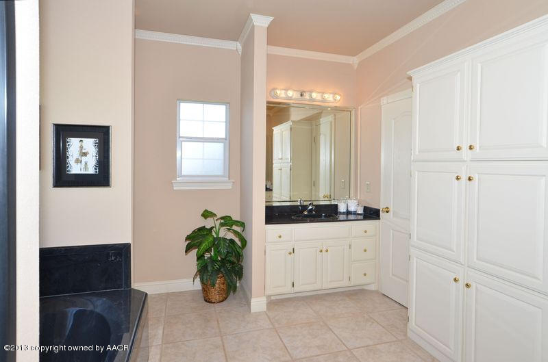17301 White Wing Road Canyon, TX 79015 - Photo 29 of 40 Master Bath 3