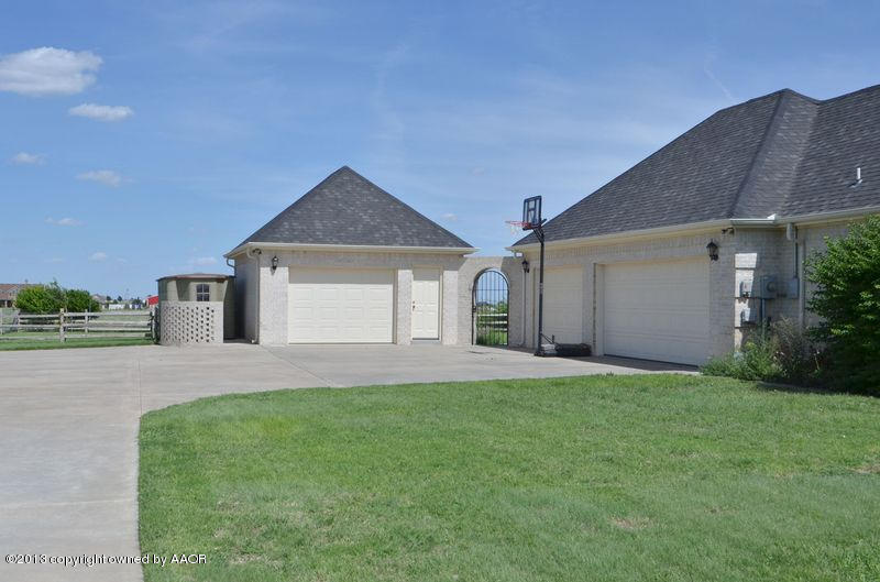 17301 White Wing Road Canyon, TX 79015 - Photo 36 of 40 Garage