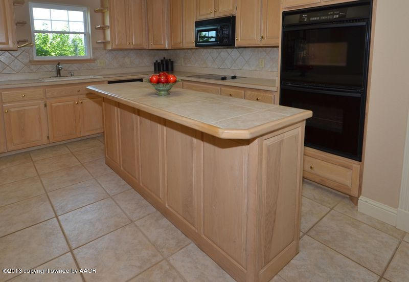 17301 White Wing Road Canyon, TX 79015 - Photo 7 of 40 Kitchen