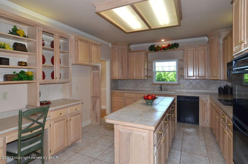 17301 White Wing Road Canyon, TX 79015 - Photo 8 of 40 Kitchen 2