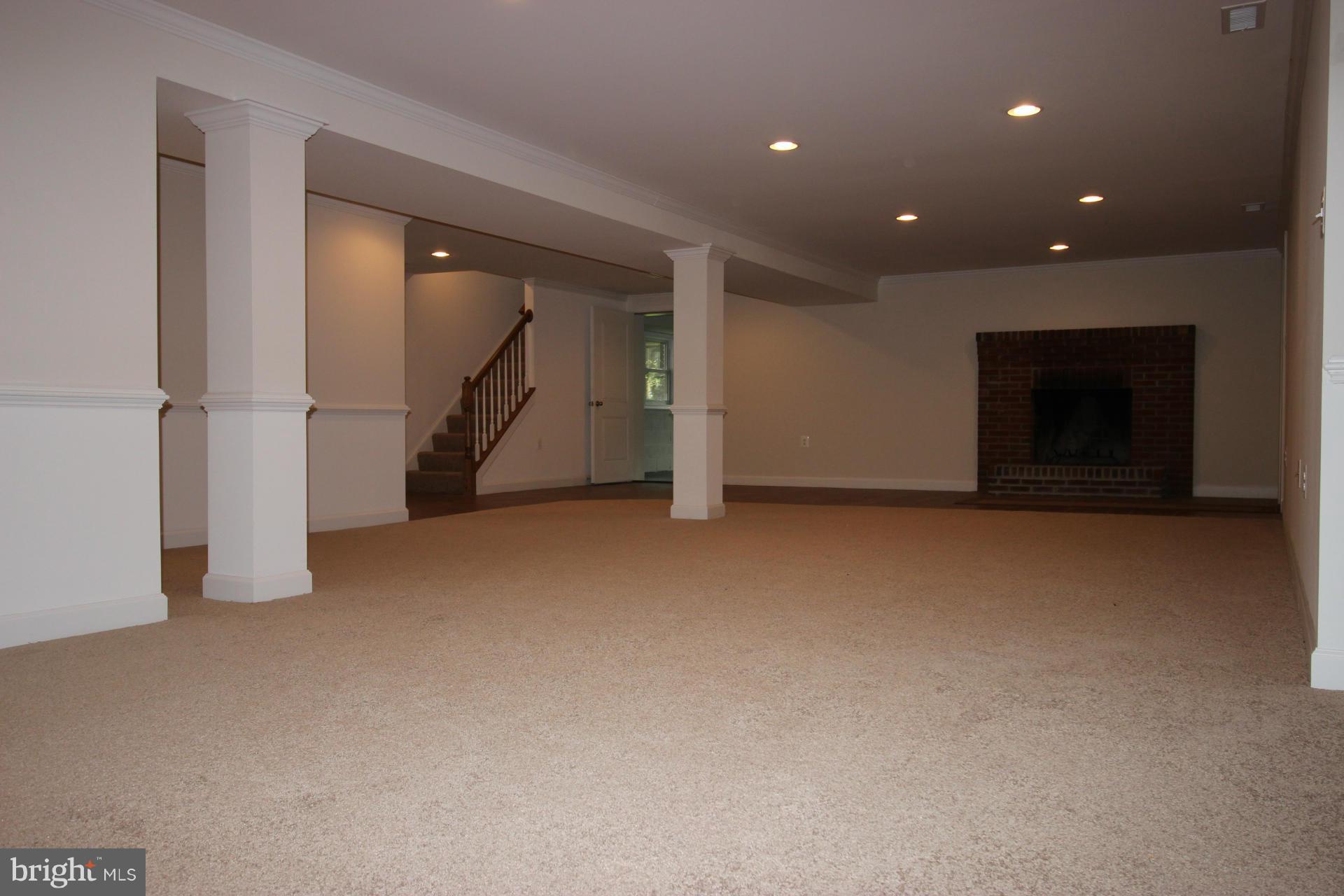 3249 Park Mills Road Adamstown, MD 21710 - Photo 11 of 30 Family Room