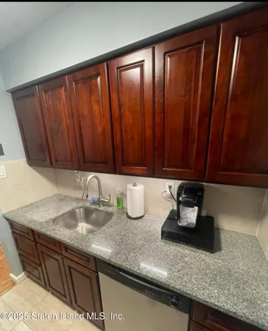 $320,000 | 892 Armstrong Avenue, Unit 21 | Eltingville