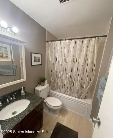 $320,000 | 892 Armstrong Avenue, Unit 21 | Eltingville