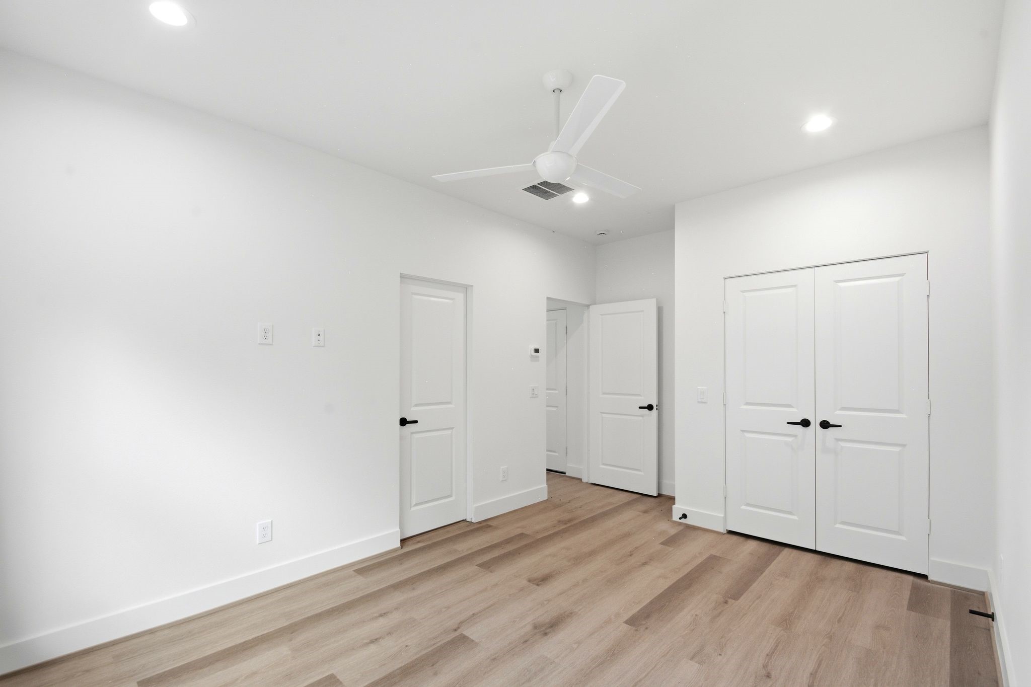 7709 Earl Rudder Way Houston, TX 77055 - Photo 13 of 50 Gallery Image 13