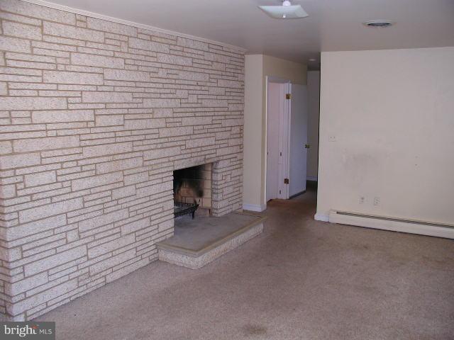 24325 Ridge Road Damascus, MD 20872 - Photo 10 of 14 Family Room