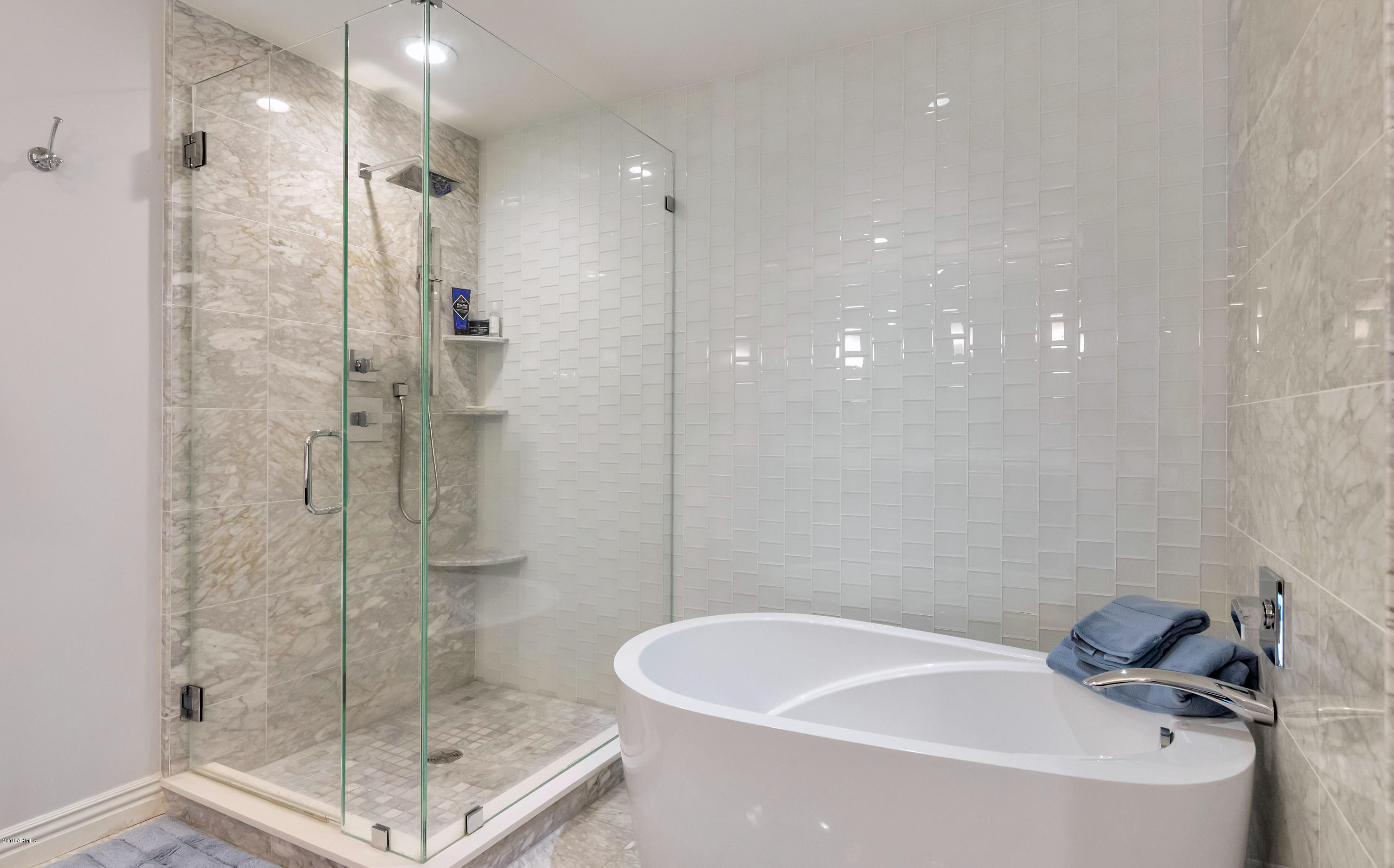 7181 East Camelback Road, Unit 502 Scottsdale, AZ 85251 - Photo 16 of 47 Soaking Tub With Glass Wall Surround
