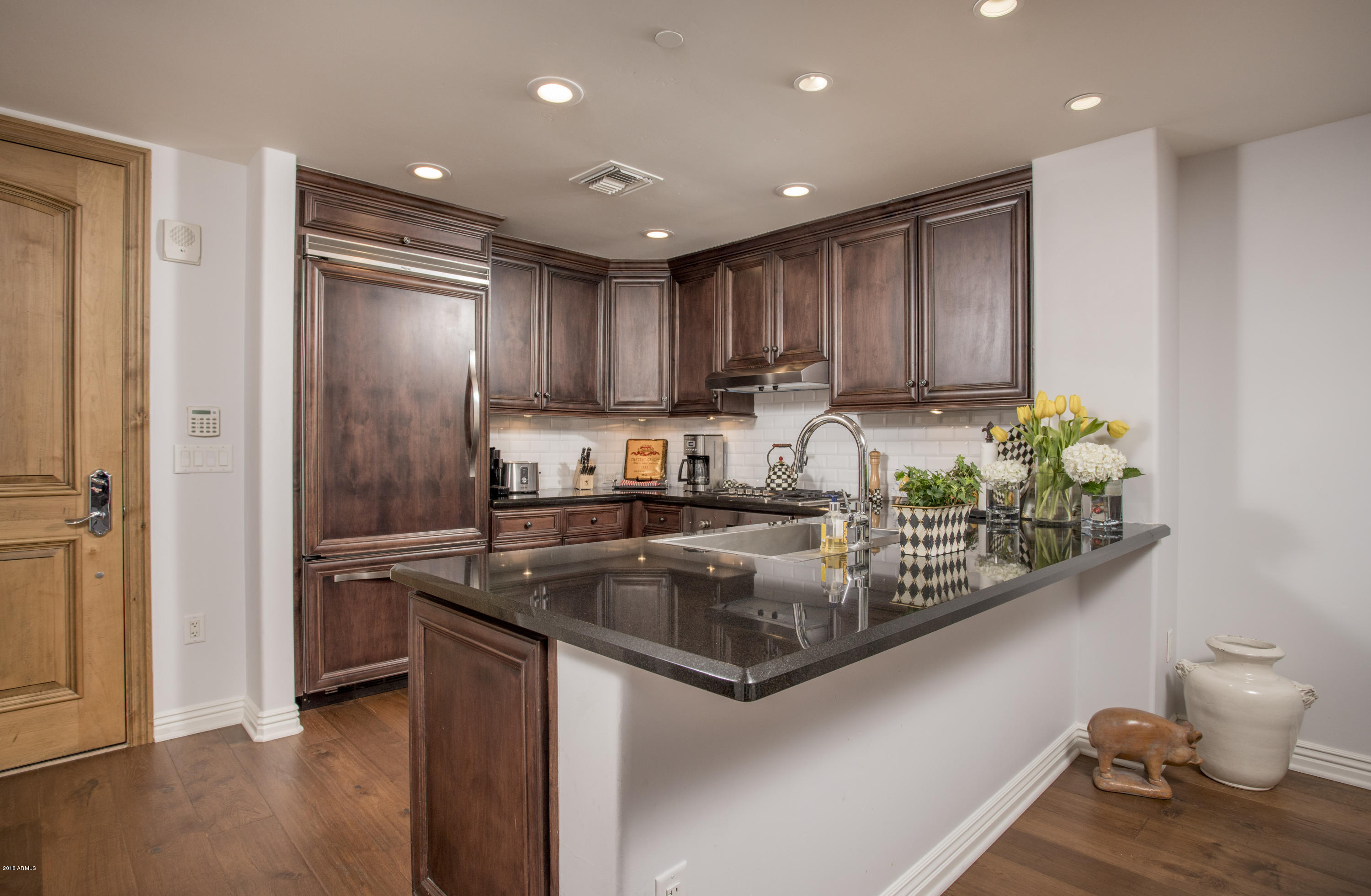 7181 East Camelback Road, Unit 502 Scottsdale, AZ 85251 - Photo 6 of 47 FREE FLOWING KITCHEN