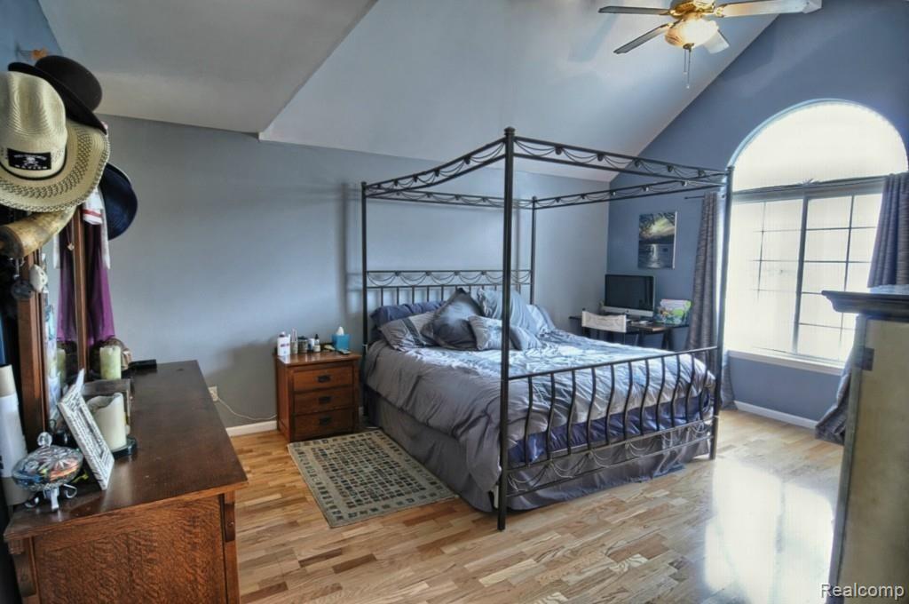 28320 Katie Road New Baltimore, MI 48047 - Photo 16 of 27 Master_Bedroom.jpg