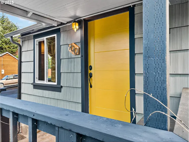 $350,000 | 900 Southwest Sadie B Avenue, Cascade Locks, OR 97014