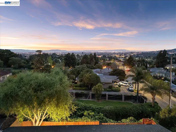 $938,000 | 24805 Canyon View Court, Hayward, CA 94541