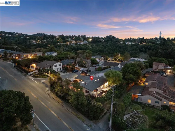 $938,000 | 24805 Canyon View Court, Hayward, CA 94541