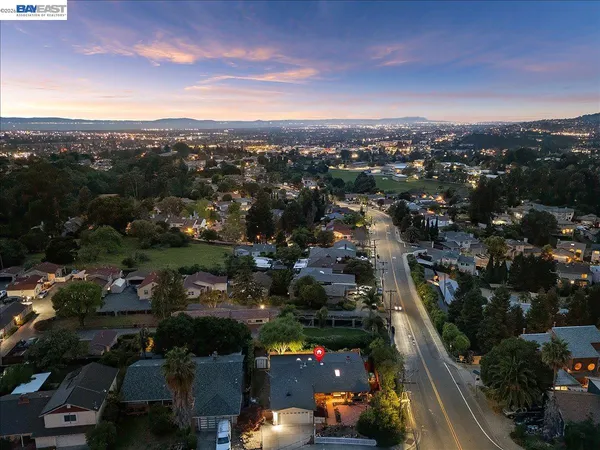 $938,000 | 24805 Canyon View Court, Hayward, CA 94541