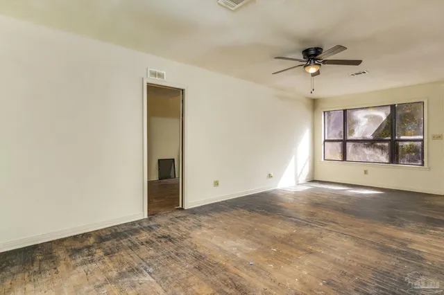 $160,000 | 10 Park Drive, Pensacola, FL 32507