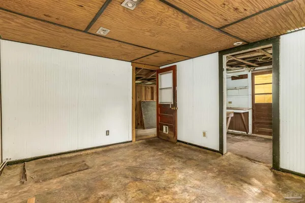 $155,000 | 10 Park Drive, Pensacola, FL 32507