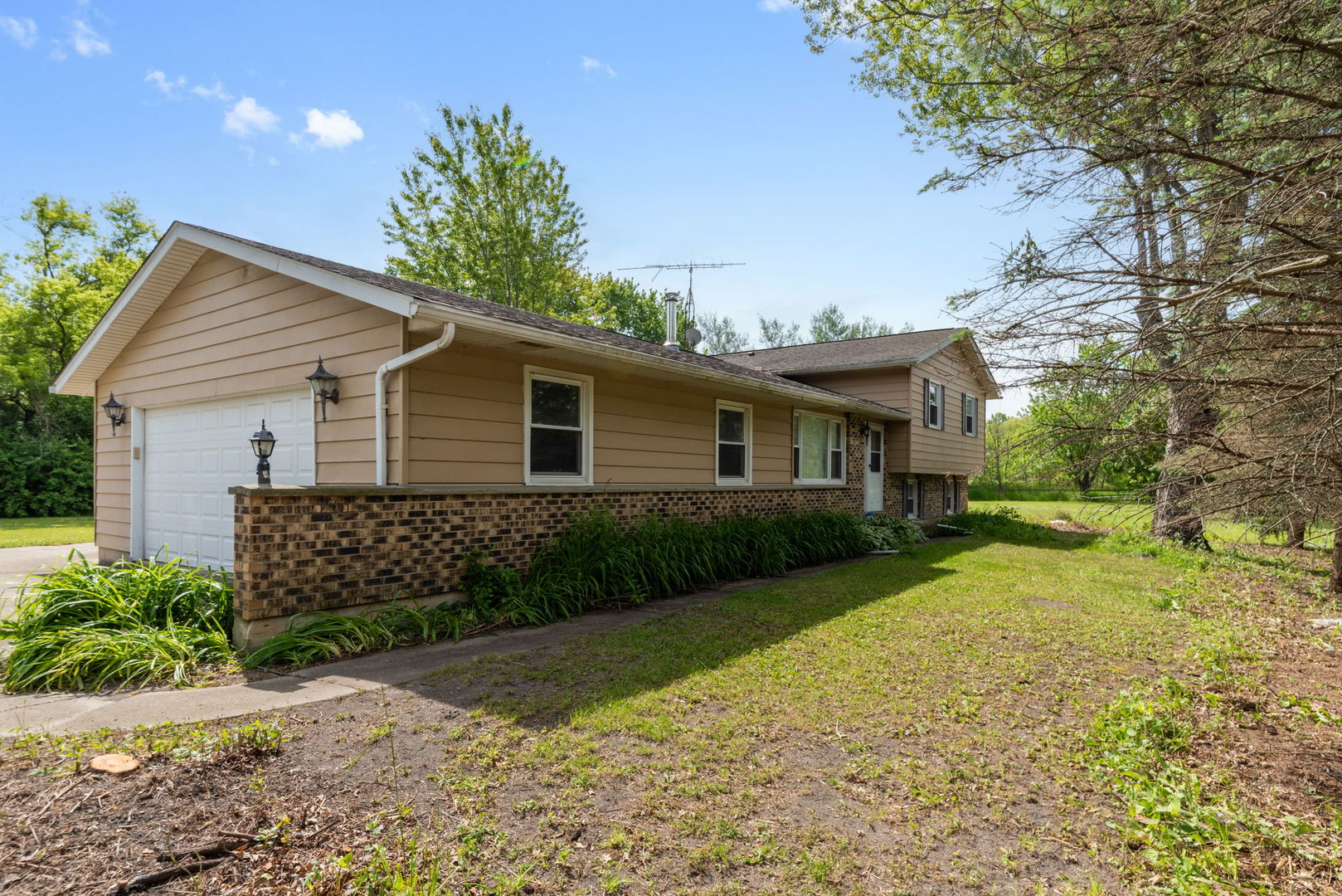 13981 West Stiehr Road Wadsworth, IL 60083 - Photo 1 of 21