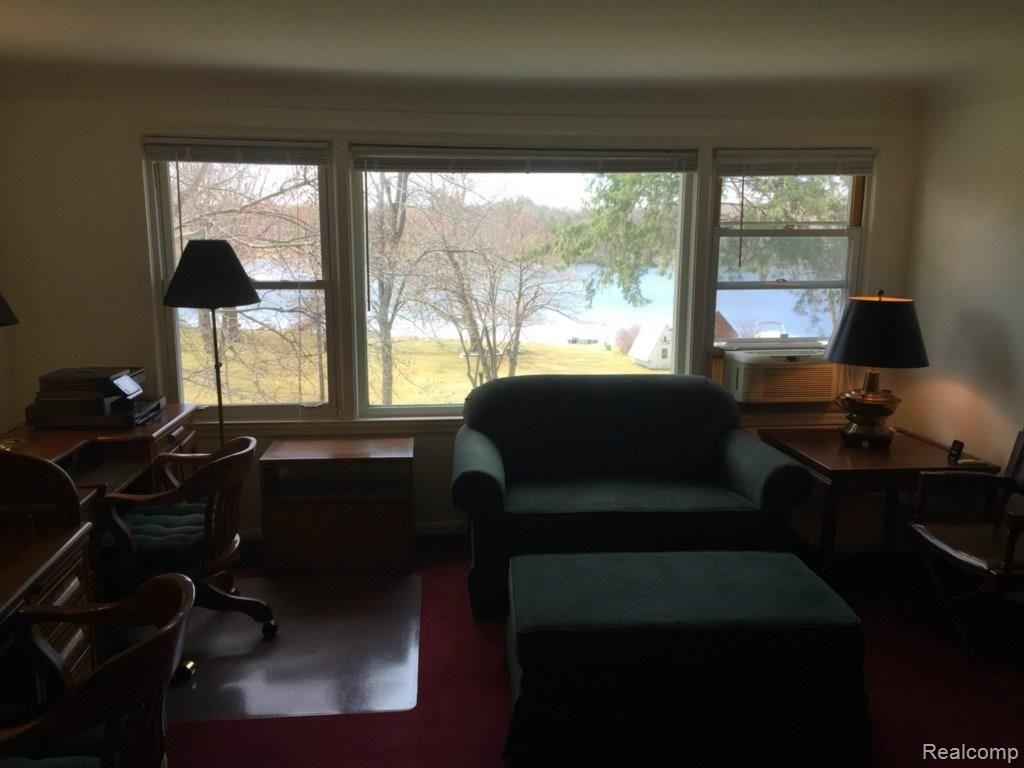 6085 Middle Lake Road Clarkston, MI 48346 - Photo 12 of 23 IMG_2101.jpg